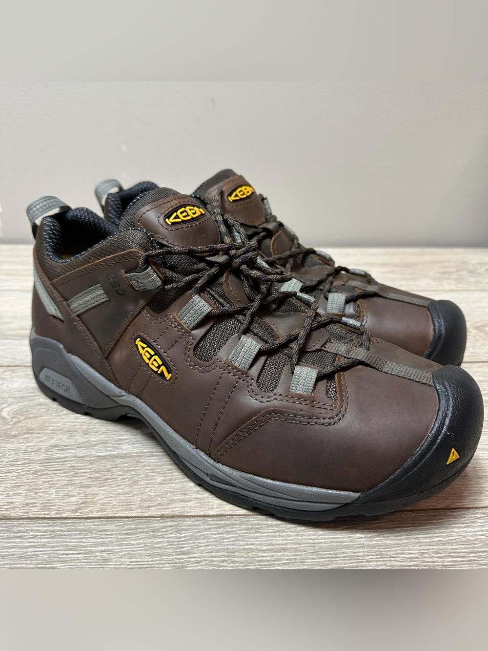 KEEN Utility Detroit XT Brown Low ESD
Steel Safety Toe Work Boot Mens Size 13